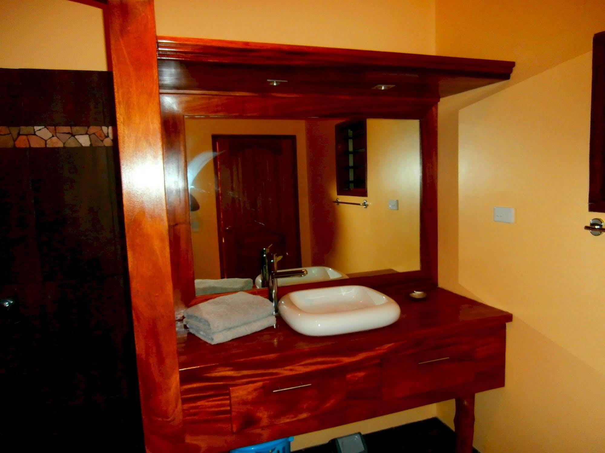 Korovesi Sunshine Villas Savusavu Exterior foto